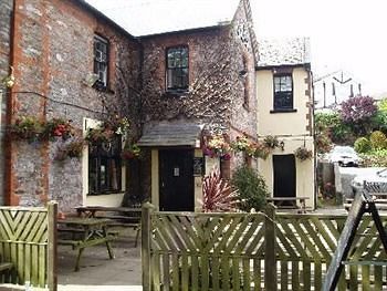 Manor Inn Galmpton Exterior photo